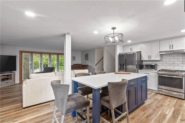 9355 Hyde Park Drive, Twinsburg, OH 44087