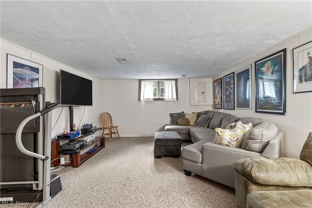 9355 Hyde Park Drive, Twinsburg, OH 44087