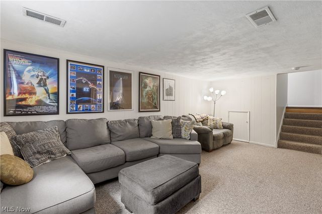 9355 Hyde Park Drive, Twinsburg, OH 44087