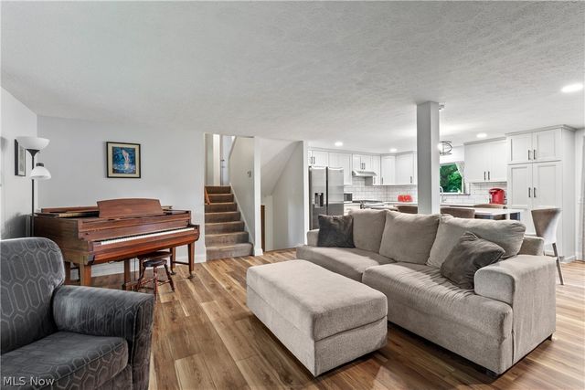 9355 Hyde Park Drive, Twinsburg, OH 44087