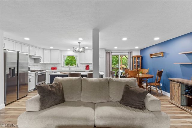 9355 Hyde Park Drive, Twinsburg, OH 44087