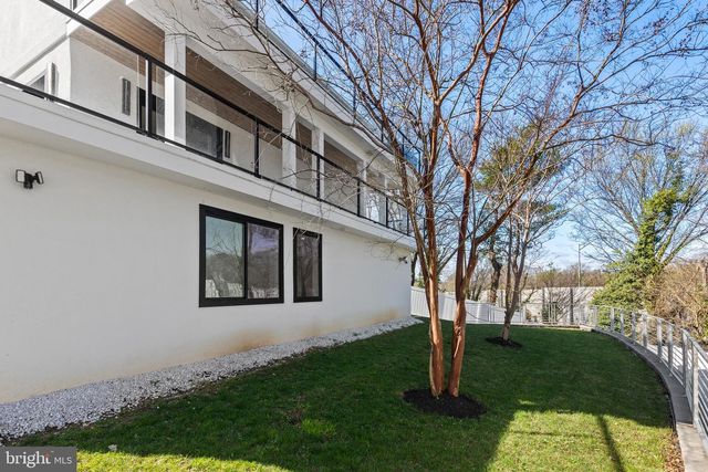 2100 S PIERCE ST, Arlington, VA 22202