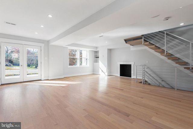 2100 S PIERCE ST, Arlington, VA 22202