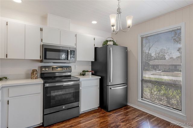 5991 W Bromley Circle, Crystal River, FL 34429