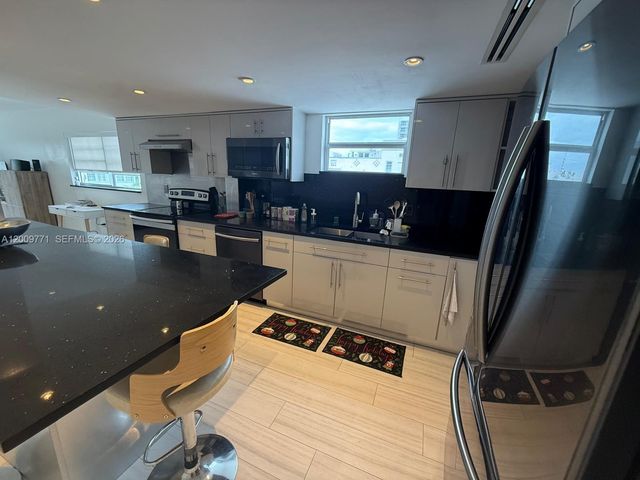 1150 Collins Ave 406, Miami Beach, FL 33139