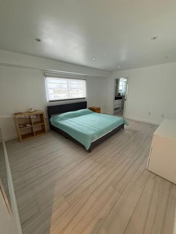 1150 Collins Ave 406, Miami Beach, FL 33139