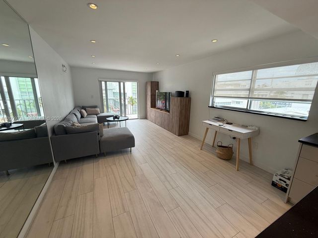 1150 Collins Ave 406, Miami Beach, FL 33139