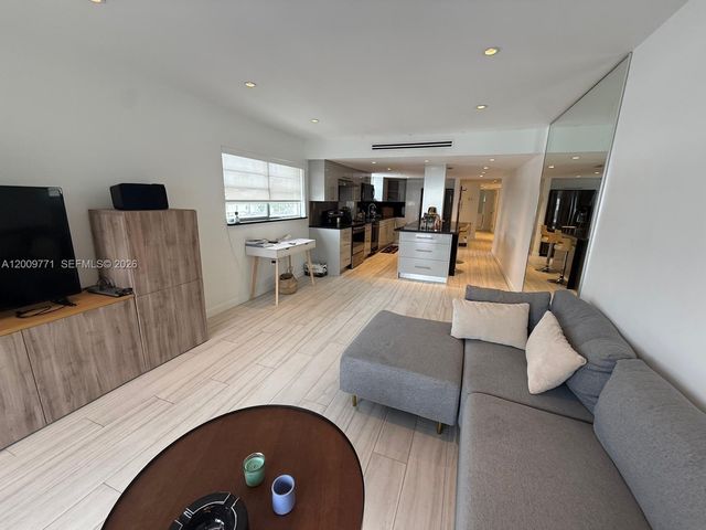 1150 Collins Ave 406, Miami Beach, FL 33139