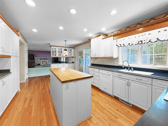 5203 W 50TH Street, Erie, PA 16506