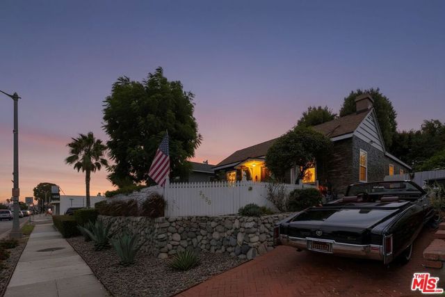 2558 Torrance Boulevard, Torrance, CA 90503