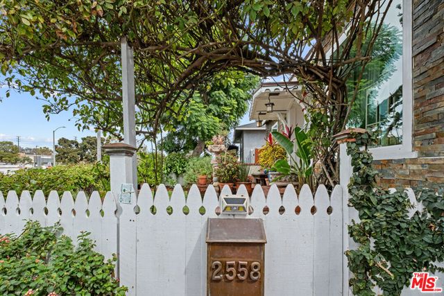 2558 Torrance Boulevard, Torrance, CA 90503