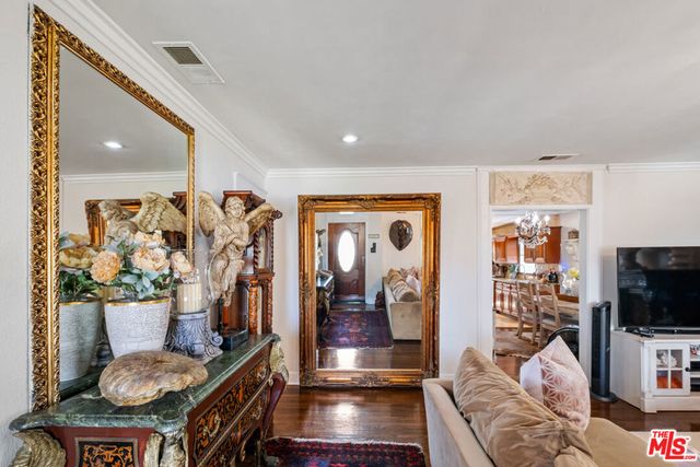 2558 Torrance Boulevard, Torrance, CA 90503