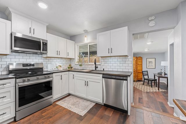 518 Riverbanks Road, Grants Pass, OR 97527