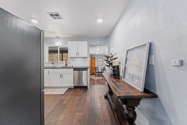 518 Riverbanks Road, Grants Pass, OR 97527