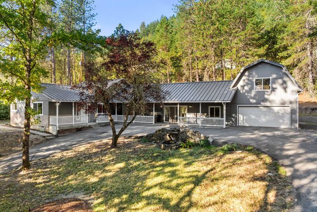 518 Riverbanks Road, Grants Pass, OR 97527