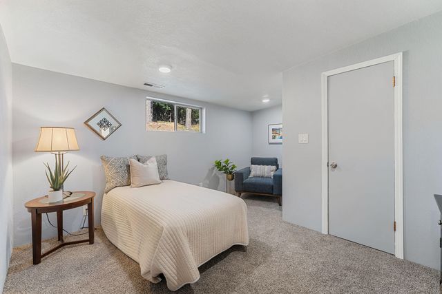 518 Riverbanks Road, Grants Pass, OR 97527