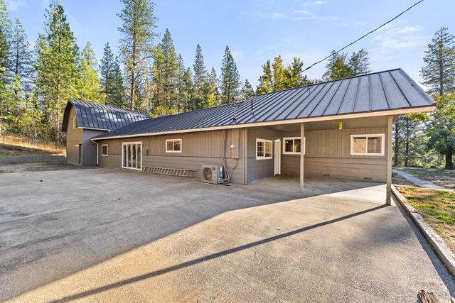 518 Riverbanks Road, Grants Pass, OR 97527