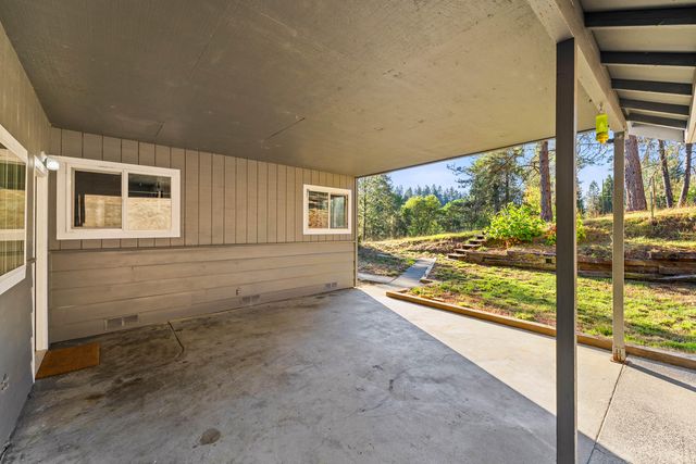 518 Riverbanks Road, Grants Pass, OR 97527
