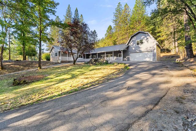 518 Riverbanks Road, Grants Pass, OR 97527
