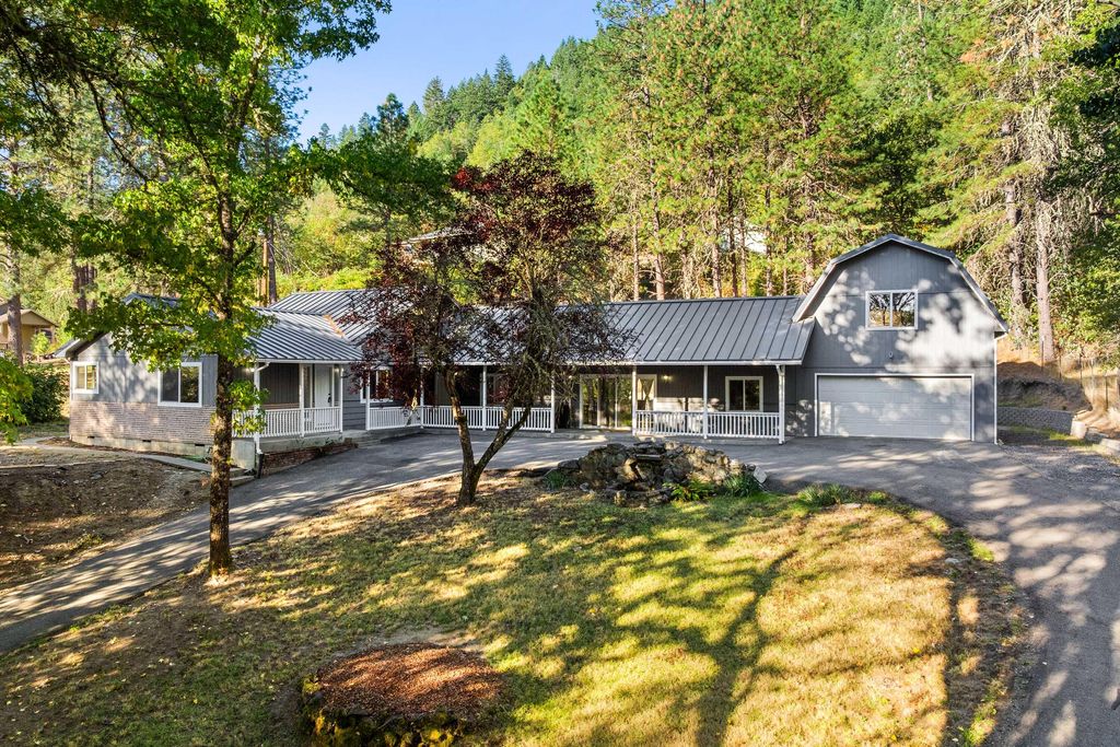 518 Riverbanks Road, Grants Pass, OR 97527