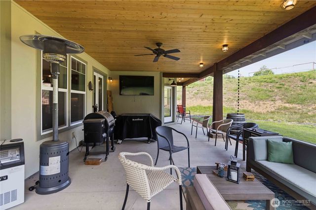 30 Forest Heights, Cathlamet, WA 98612