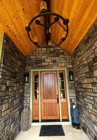 30 Forest Heights, Cathlamet, WA 98612