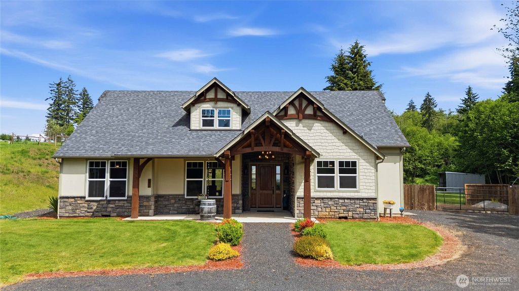 30 Forest Heights, Cathlamet, WA 98612