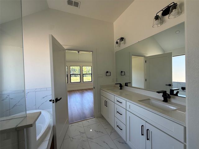 1033 Salvation Drive, Weatherford, TX 76088