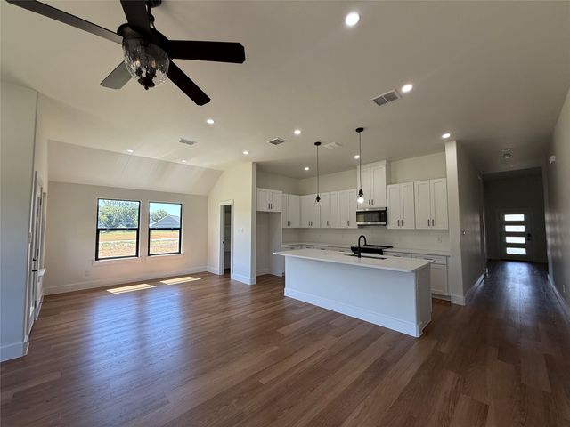 1033 Salvation Drive, Weatherford, TX 76088
