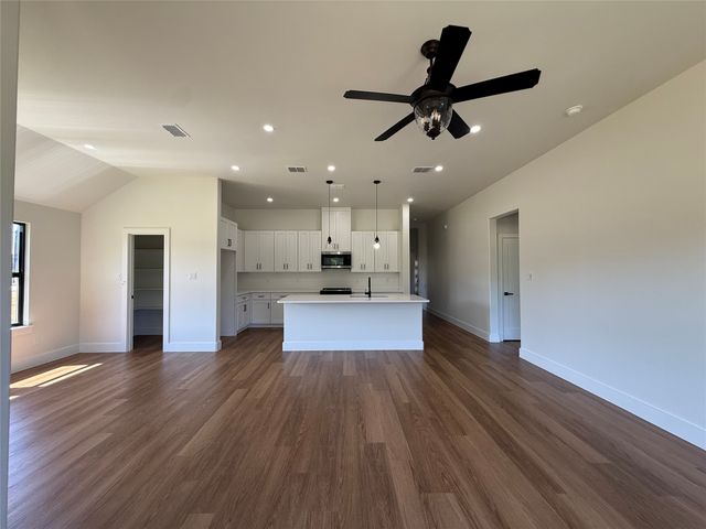 1033 Salvation Drive, Weatherford, TX 76088