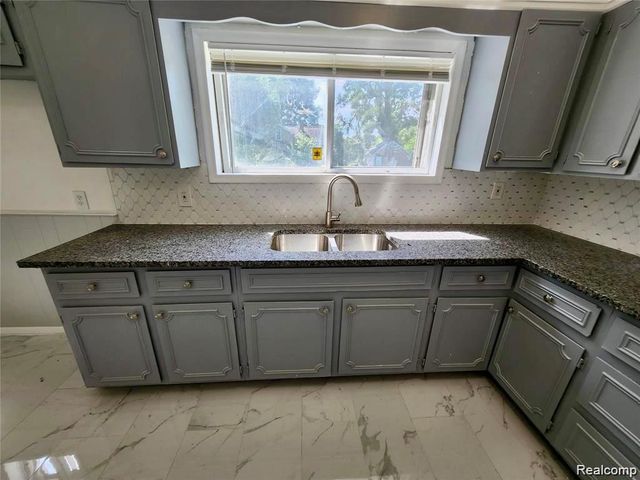 15369 Leona Drive, Redford, MI 48239