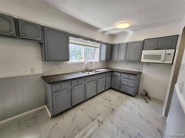15369 Leona Drive, Redford, MI 48239