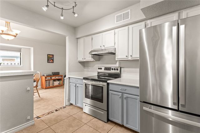 929 Saint Gregory St, Corpus Christi, TX 78418