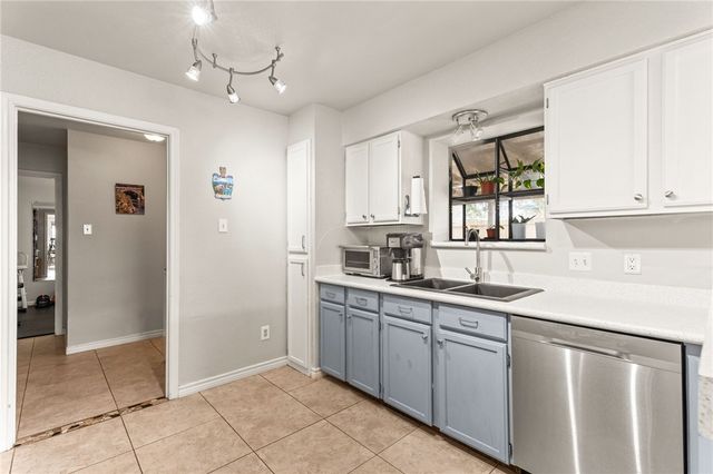 929 Saint Gregory St, Corpus Christi, TX 78418