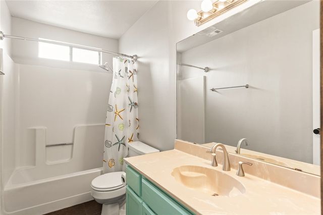 929 Saint Gregory St, Corpus Christi, TX 78418