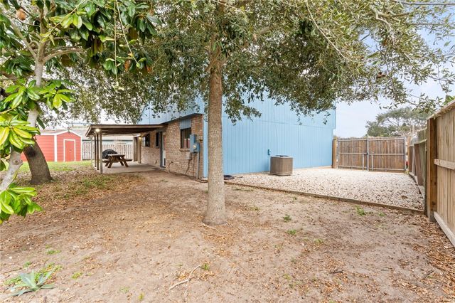 929 Saint Gregory St, Corpus Christi, TX 78418