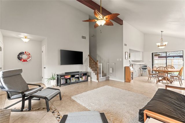 929 Saint Gregory St, Corpus Christi, TX 78418