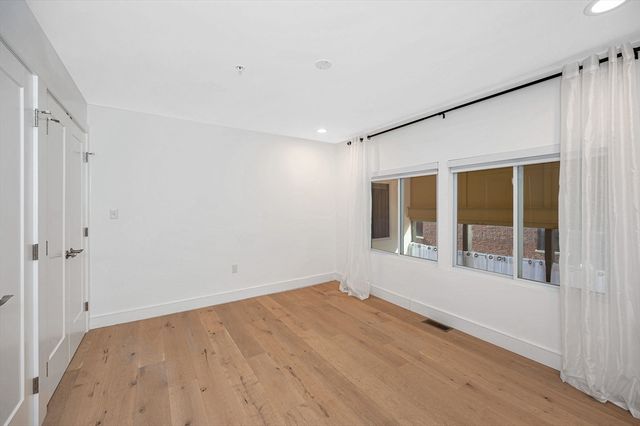 17 Kearney Sq 205, Lowell, MA 01852