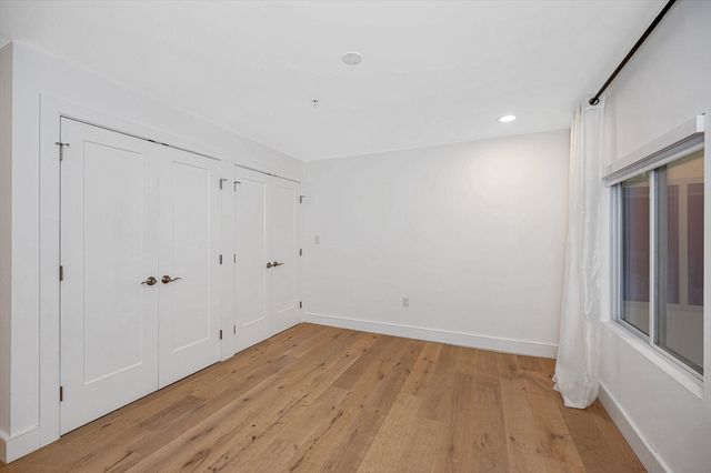 17 Kearney Sq 205, Lowell, MA 01852