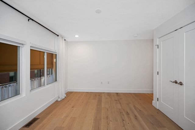 17 Kearney Sq 205, Lowell, MA 01852