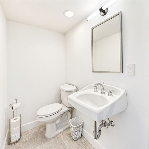 17 Kearney Sq 205, Lowell, MA 01852