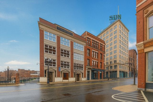 17 Kearney Sq 205, Lowell, MA 01852