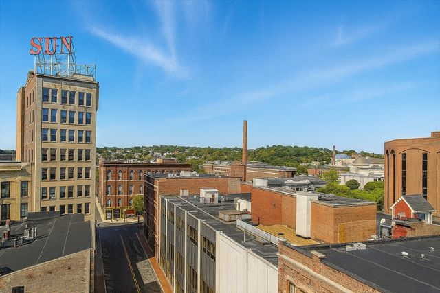 17 Kearney Sq 205, Lowell, MA 01852