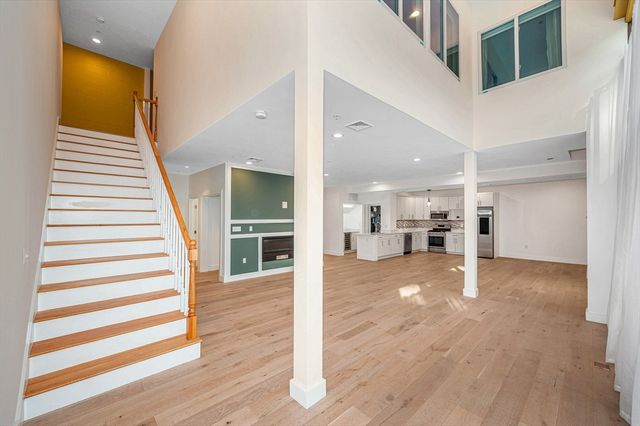 17 Kearney Sq 205, Lowell, MA 01852