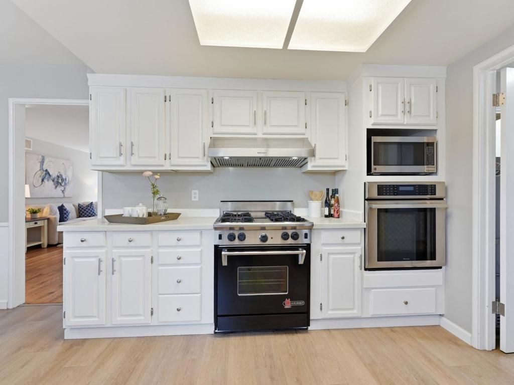 Image 13 of property listing at 1326 Don Kirk Street, Los Altos, CA 94024