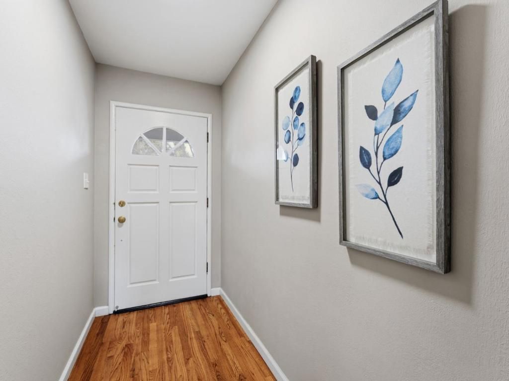 Image 3 of property listing at 1326 Don Kirk Street, Los Altos, CA 94024