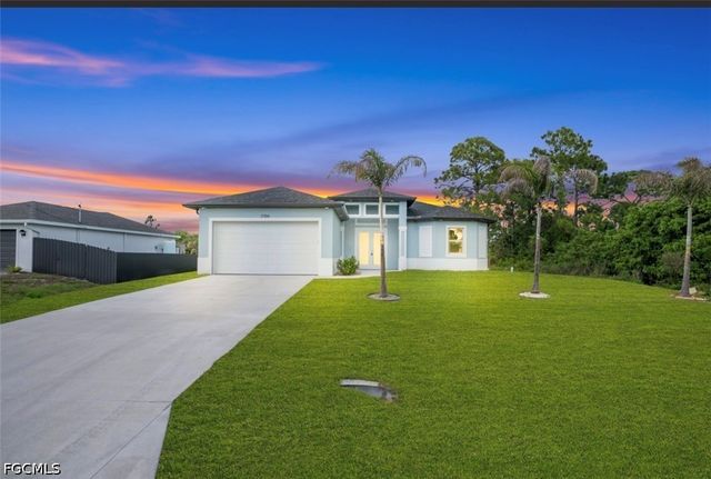 2704 15th ST SW, Lehigh Acres, FL 33976