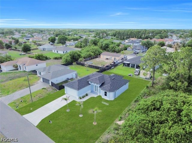 2704 15th ST SW, Lehigh Acres, FL 33976