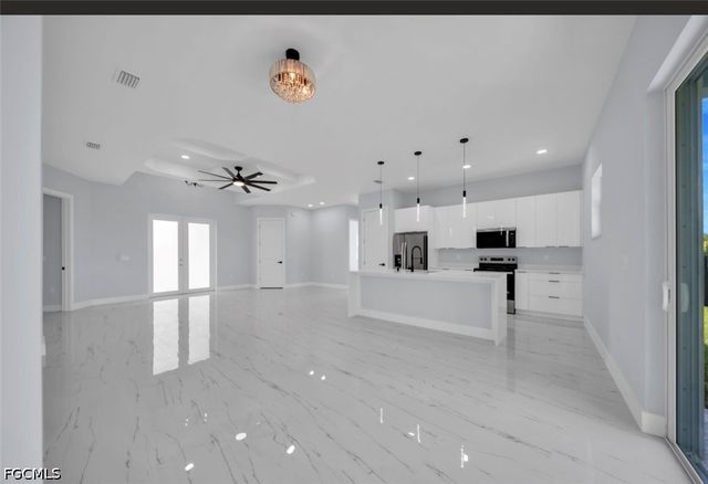 2704 15th ST SW, Lehigh Acres, FL 33976