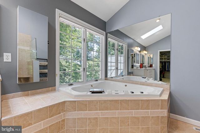 14 STONEBRIDGE DR, Hockessin, DE 19707